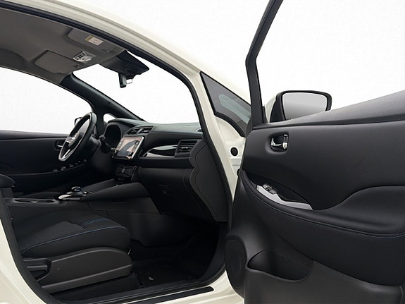Nissan Leaf 25 of 30