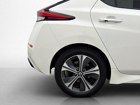 Nissan Leaf 30 of 30