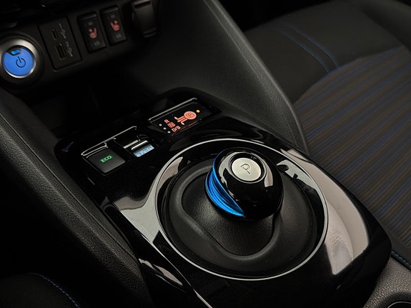 Nissan Leaf 23 of 30
