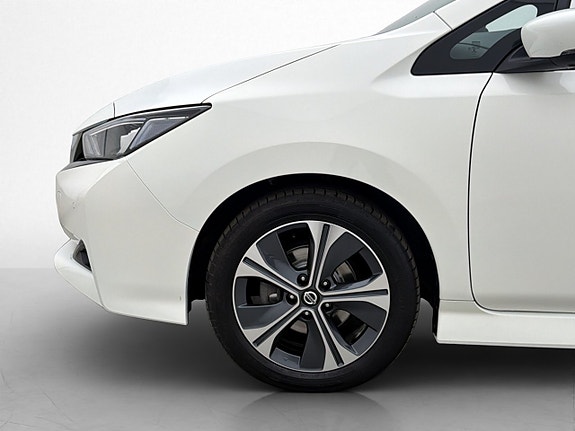 Nissan Leaf 28 of 30