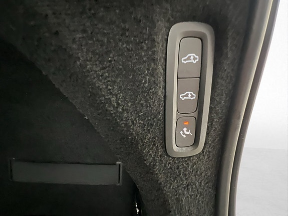 Volvo XC90 14 of 30