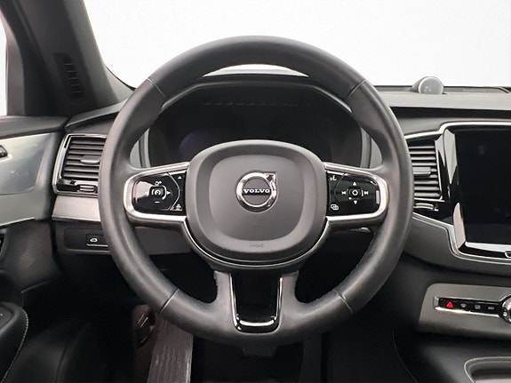 Volvo XC90 11 of 30