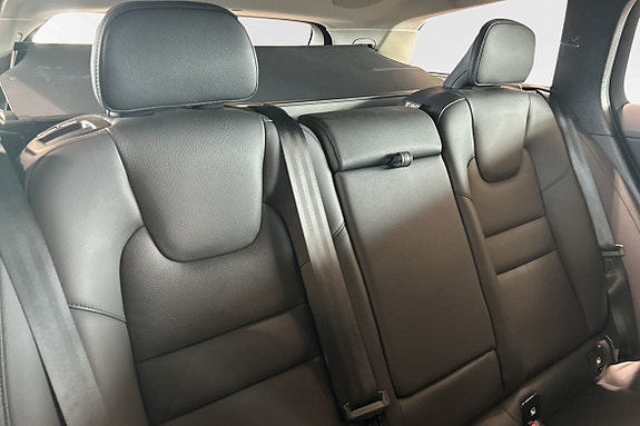 Volvo V60 11 of 30