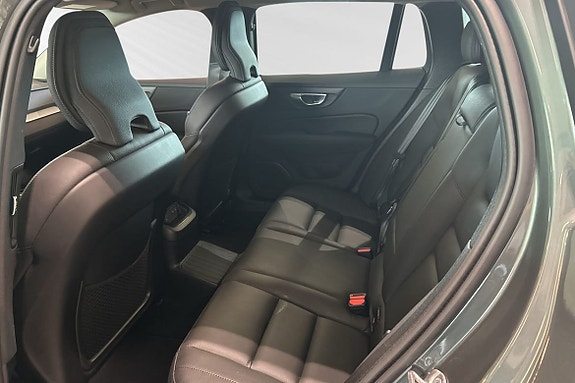 Volvo V60 8 of 30