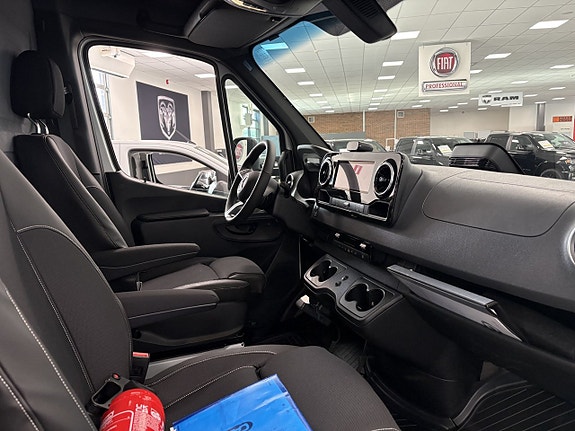 Mercedes-Benz Sprinter 319 5 of 5