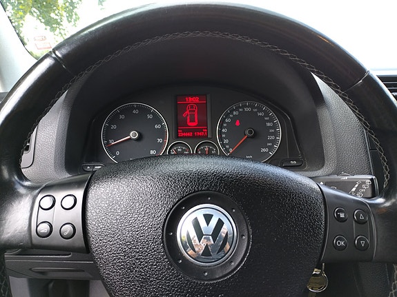 Volkswagen Golf V 5 of 10