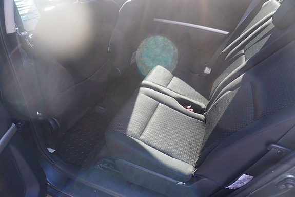 Toyota Corolla Verso 7 of 11