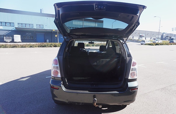 Toyota Corolla Verso 5 of 11
