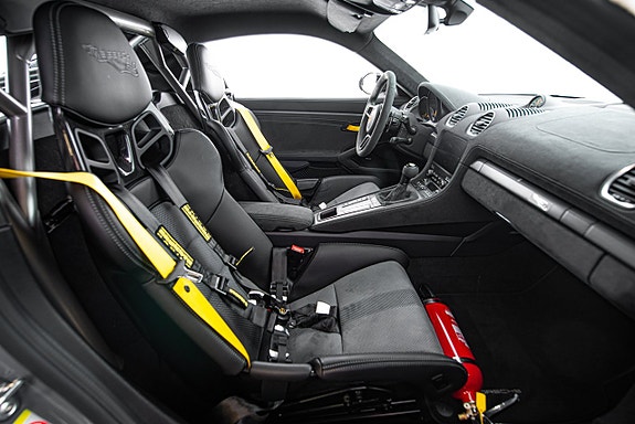 Porsche 718 Cayman GT4 RS 16 of 30