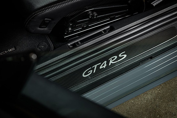 Porsche 718 Cayman GT4 RS 28 of 30