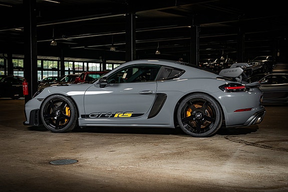 Porsche 718 Cayman GT4 RS 3 of 30