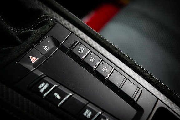 Porsche 718 Cayman GT4 RS 21 of 30