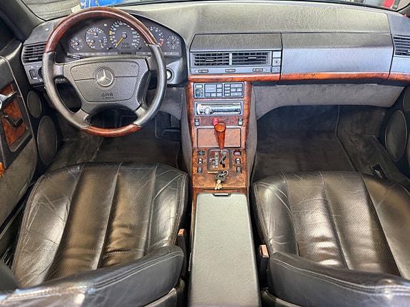 Mercedes-Benz 300 SL 16 of 25