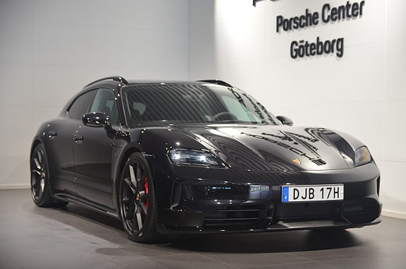 Porsche Taycan GTS 2 of 21