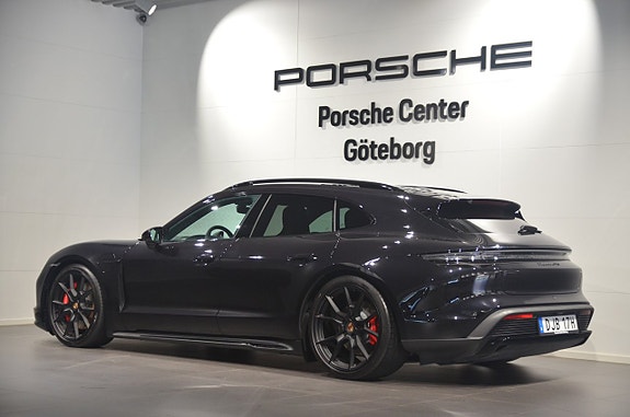 Porsche Taycan GTS 5 of 21