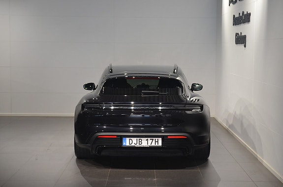 Porsche Taycan GTS 7 of 21