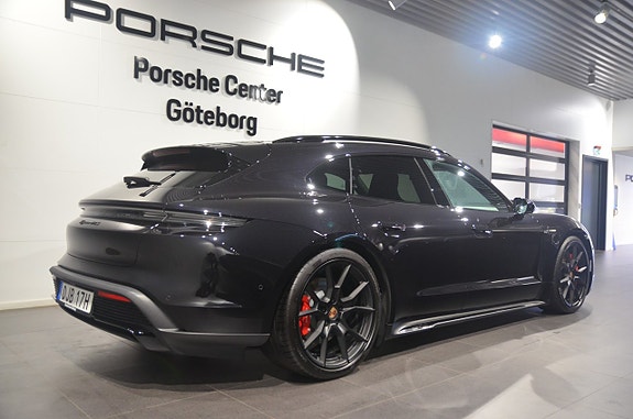Porsche Taycan GTS 4 of 21