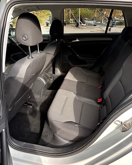 Volkswagen Golf VII 9 of 9