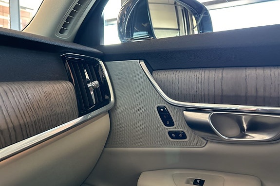 Volvo V90 22 of 25