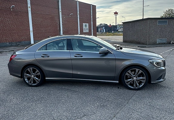 Mercedes-Benz CLA250 5 of 10