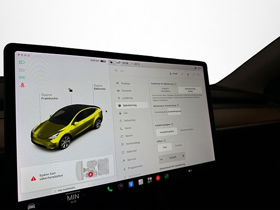 Tesla Model Y 19 of 28
