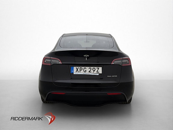 Tesla Model Y 8 of 28