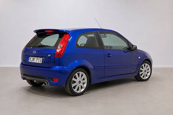 Ford Fiesta 8 of 19