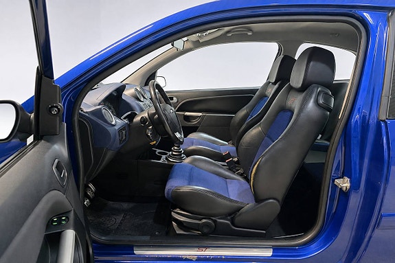 Ford Fiesta 11 of 19