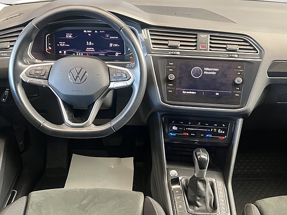 Volkswagen Tiguan 15 of 23