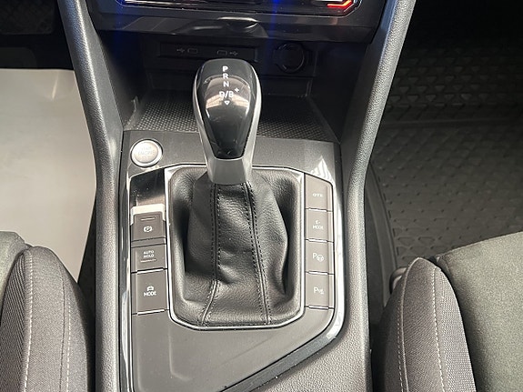 Volkswagen Tiguan 16 of 23