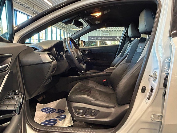 Toyota C-HR 12 of 29