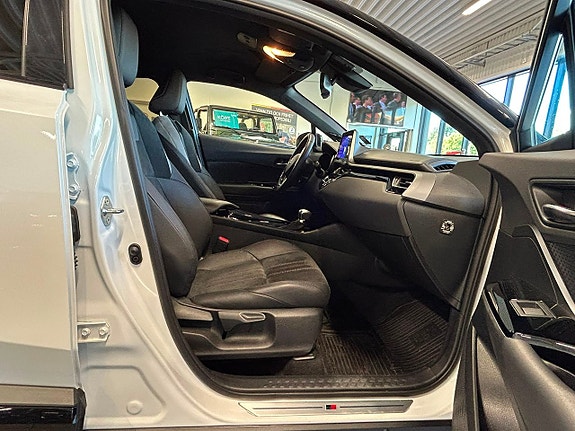 Toyota C-HR 29 of 29