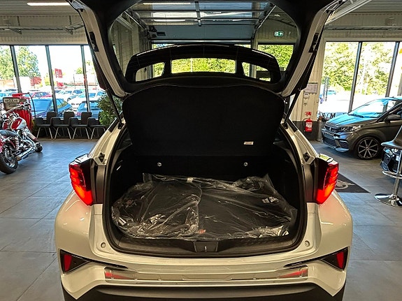 Toyota C-HR 7 of 29