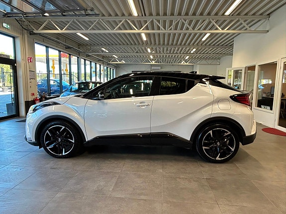 Toyota C-HR 4 of 29