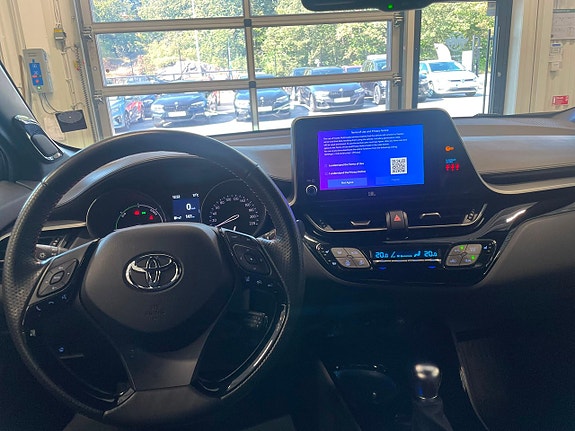 Toyota C-HR 24 of 29