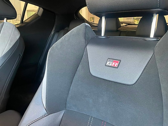 Toyota C-HR 15 of 29