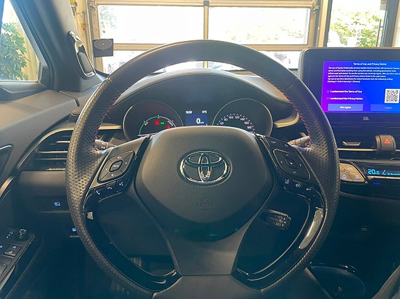 Toyota C-HR 18 of 29