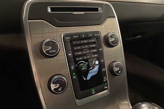 Volvo XC70 17 of 23