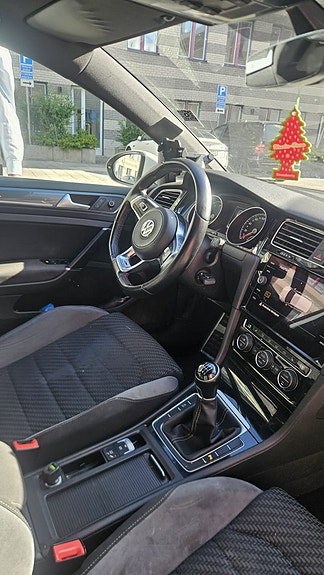 Volkswagen Golf VII 7 of 14