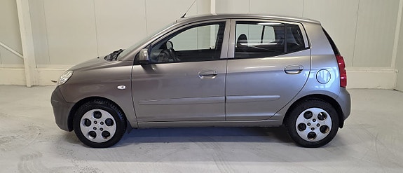 Kia Picanto 8 of 12