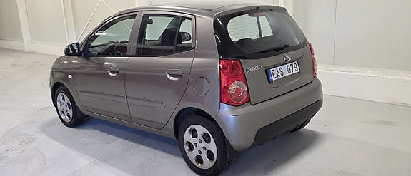 Kia Picanto 3 of 12