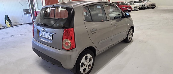 Kia Picanto 4 of 12