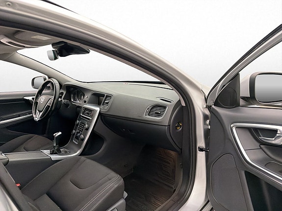 Volvo V60 21 of 28
