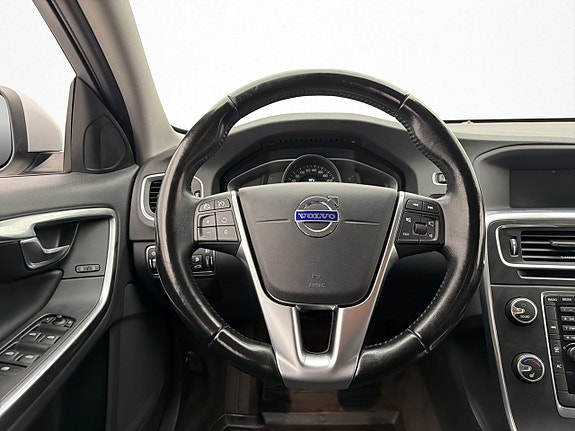 Volvo V60 14 of 28