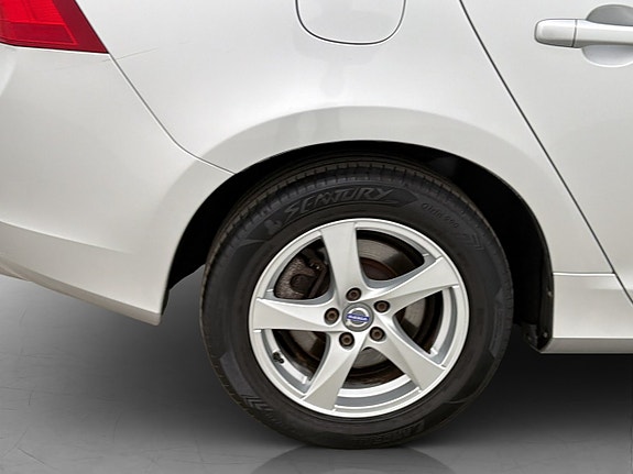 Volvo V60 27 of 28