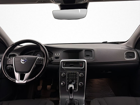 Volvo V60 13 of 28