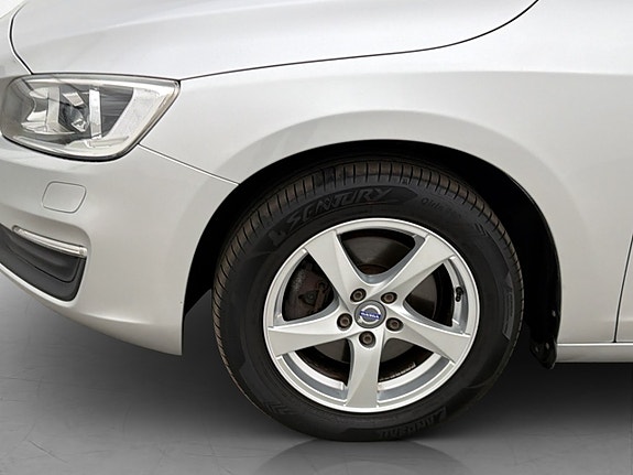 Volvo V60 25 of 28