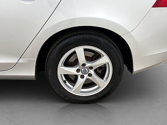 Volvo V60 26 of 28