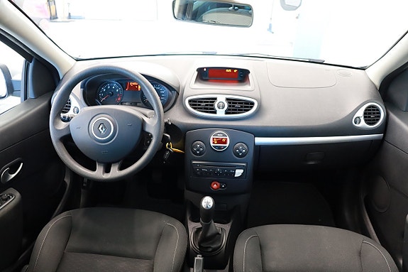 Renault Clio 6 of 10