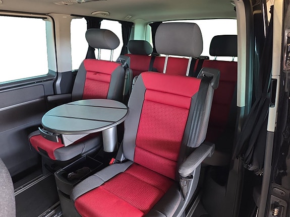 Volkswagen Multivan 10 of 15